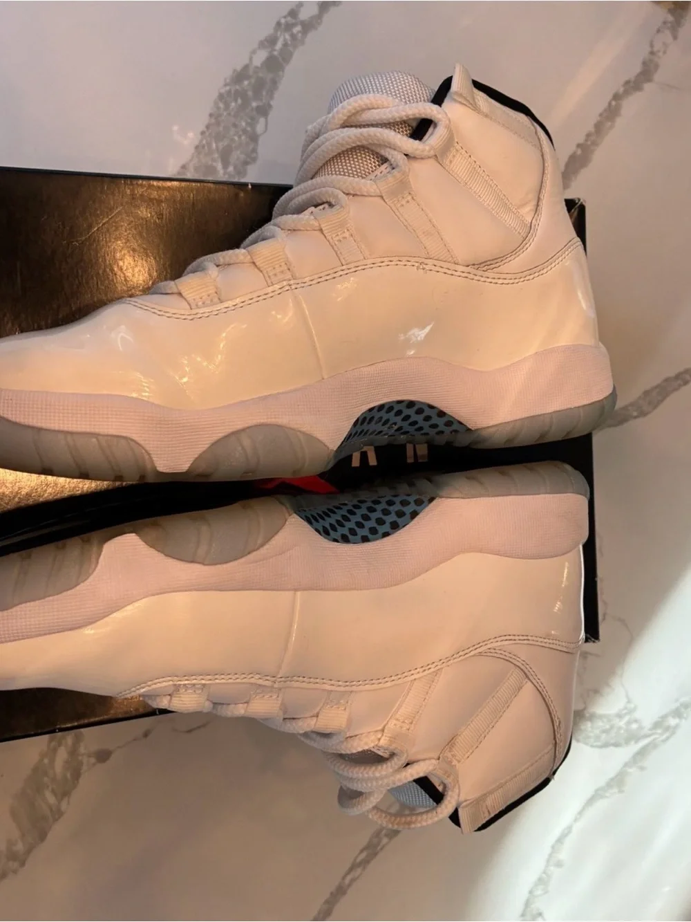 Jordan 11 Legend Blue Size 8.5
